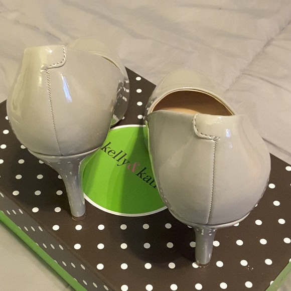 Grey pumps 7wide - Picture 6 of 8